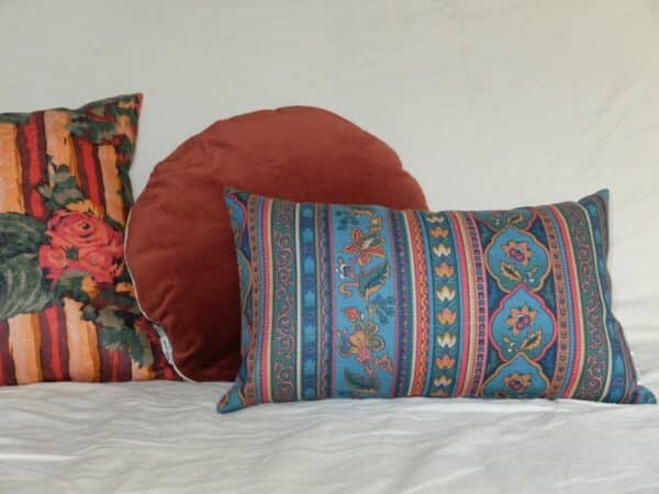housse de coussin Marie 30x50cm - lin motifs indiens – Image 2