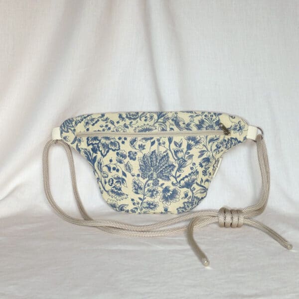 sac banane artisanal tapisserie florale bleu beige riñonera artesanal tapiceria azul beige