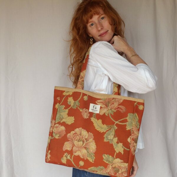 Sac cabas artisanal Carmen - tapisserie terracotta à motif floral – Image 4